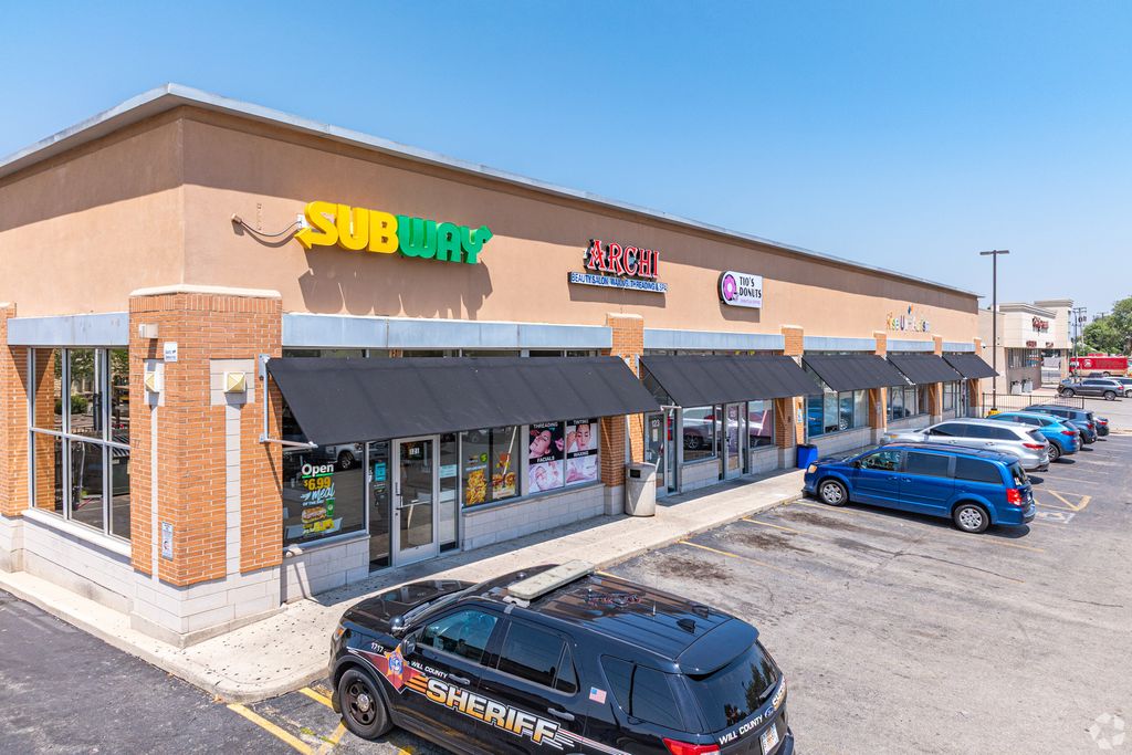 123 Collins Street, Joliet, IL 60432