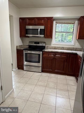 13110 NEWGATE RD, Woodbridge, VA 22193