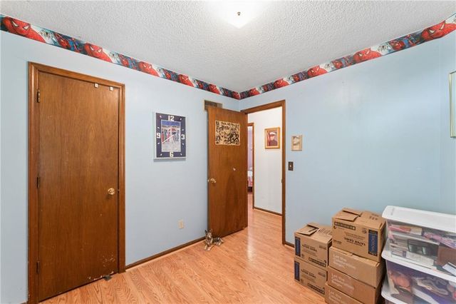 9812 Hillcrest Road, Kansas City, MO 64134