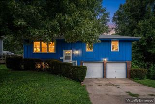 9812 Hillcrest Road, Kansas City, MO 64134