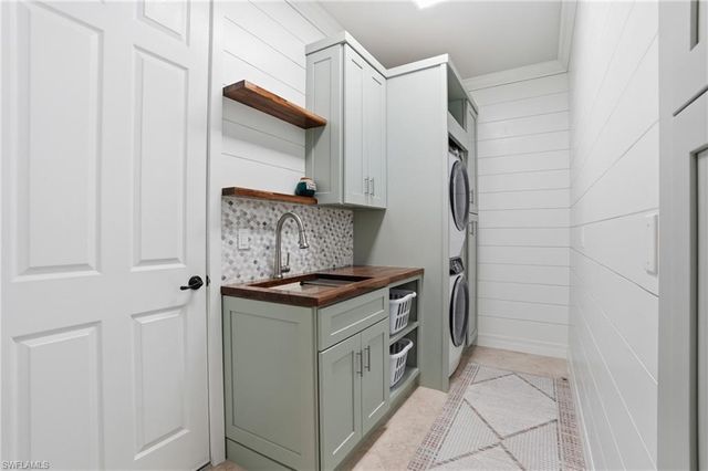 28614 Newtown CT, Bonita Springs, FL 34135