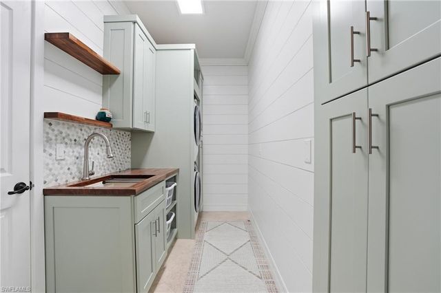 28614 Newtown CT, Bonita Springs, FL 34135