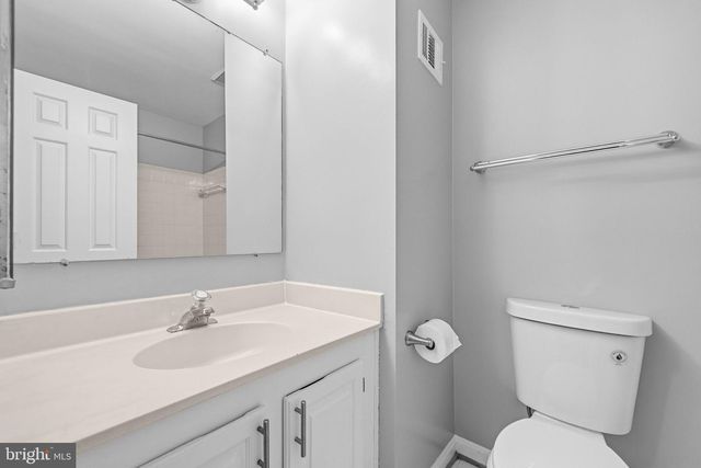 1212 BOND ST, Herndon, VA 20170