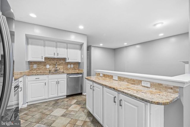 1212 BOND ST, Herndon, VA 20170