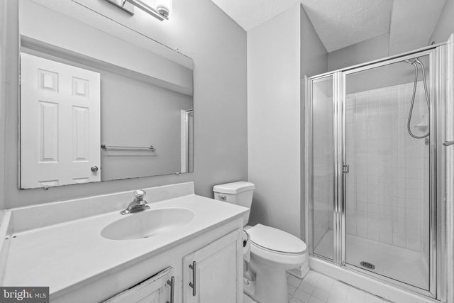 1212 BOND ST, Herndon, VA 20170