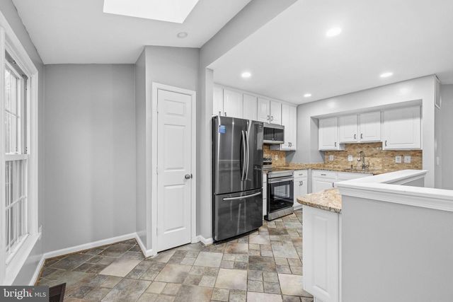 1212 BOND ST, Herndon, VA 20170