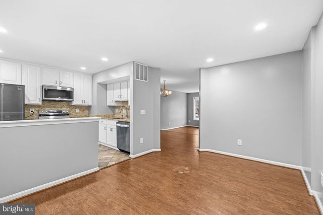 1212 BOND ST, Herndon, VA 20170