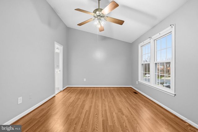 1212 BOND ST, Herndon, VA 20170