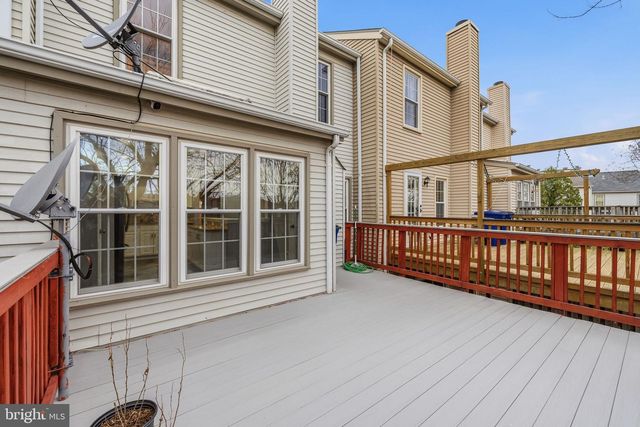 1212 BOND ST, Herndon, VA 20170