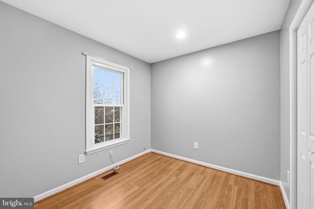 1212 BOND ST, Herndon, VA 20170