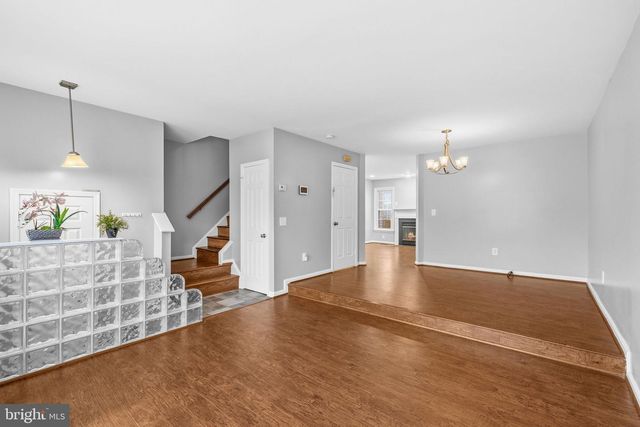 1212 BOND ST, Herndon, VA 20170