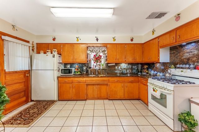 2834 Highland Avenue, Berwyn, IL 60402