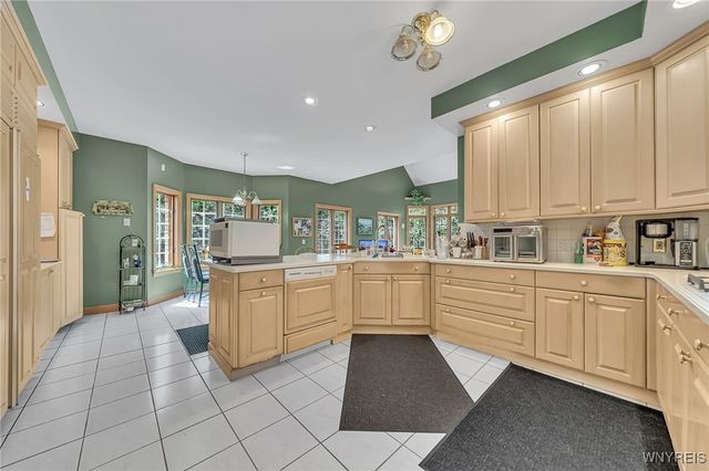 11 Valle Drive, Batavia, NY 14020