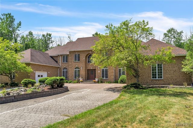 11 Valle Drive, Batavia, NY 14020