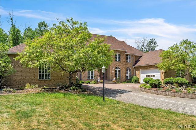 11 Valle Drive, Batavia, NY 14020