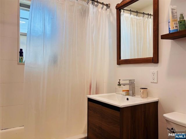 154 Bowers Street 4B, Jersey City, NJ 07307