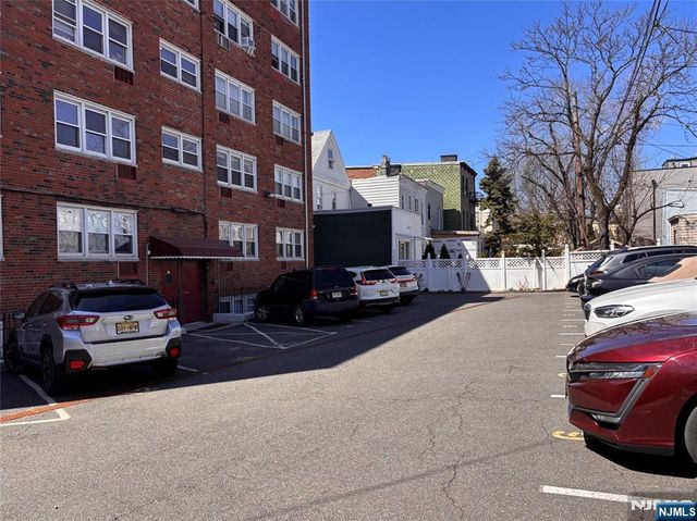 154 Bowers Street 4B, Jersey City, NJ 07307