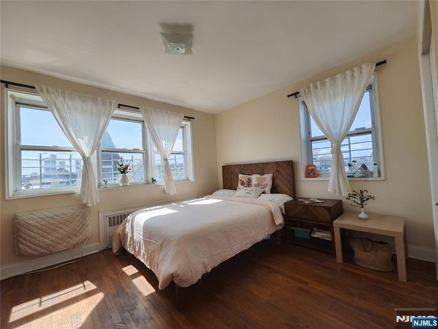 154 Bowers Street 4B, Jersey City, NJ 07307