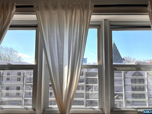 154 Bowers Street 4B, Jersey City, NJ 07307