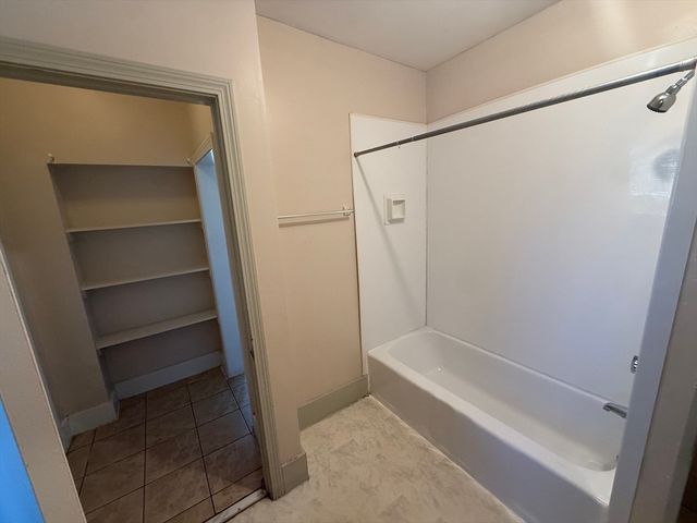 11 New Hampshire Ave 2, Haverhill, MA 01835