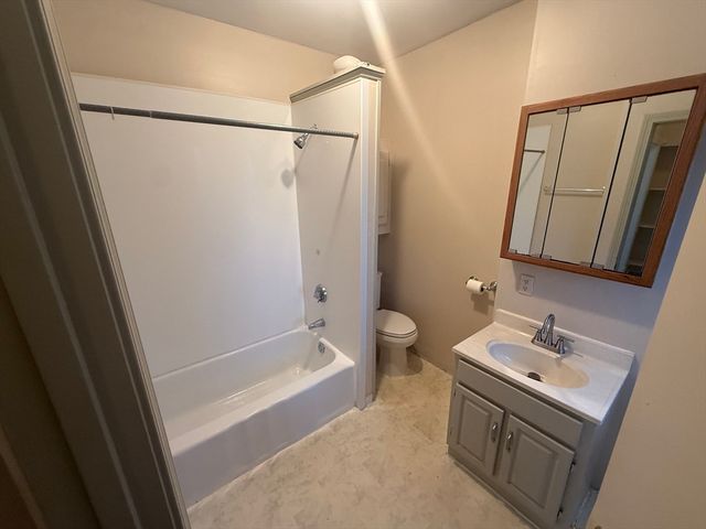 11 New Hampshire Ave 2, Haverhill, MA 01835