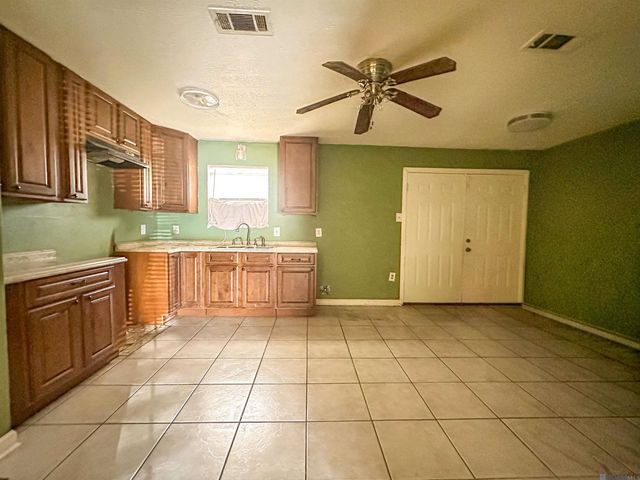 4907 Baker Blvd, Baker, LA 70714