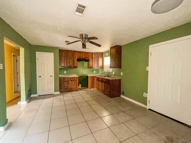 4907 Baker Blvd, Baker, LA 70714