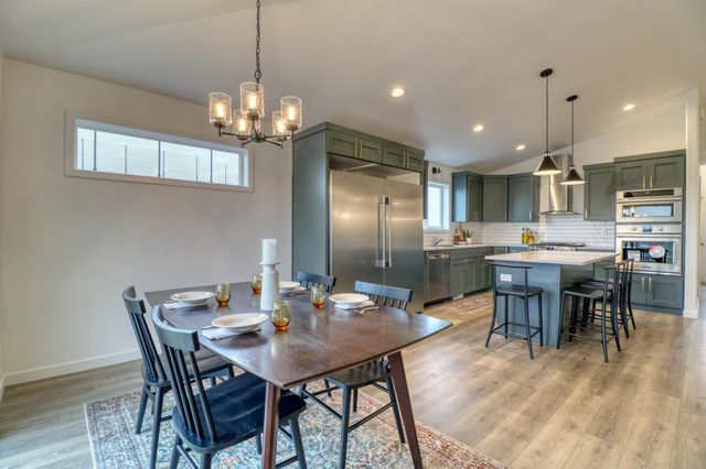 7013 Selkirk Drive S, Fargo, ND 58104