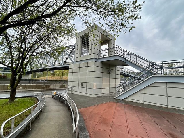 3 Gloucester Rd, Worcester, MA 01607