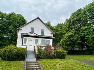 3 Gloucester Rd, Worcester, MA 01607