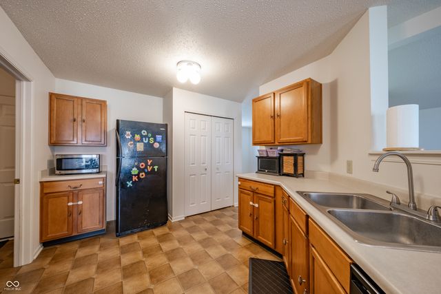 7631 Charlotte Drive, Ingalls, IN 46048