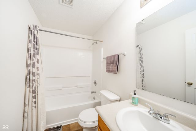 7631 Charlotte Drive, Ingalls, IN 46048