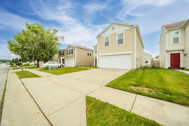 7631 Charlotte Drive, Ingalls, IN 46048