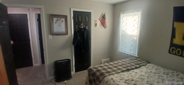 26241 Annapolis Street, Dearborn Heights, MI 48125
