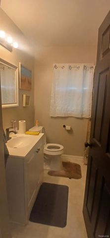 26241 Annapolis Street, Dearborn Heights, MI 48125