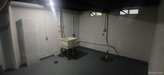 26241 Annapolis Street, Dearborn Heights, MI 48125