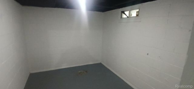 26241 Annapolis Street, Dearborn Heights, MI 48125