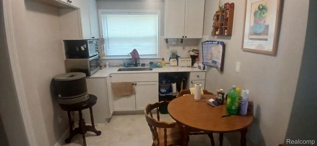 26241 Annapolis Street, Dearborn Heights, MI 48125