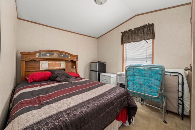 15 Trailer Avenue, Conway, NH 03818