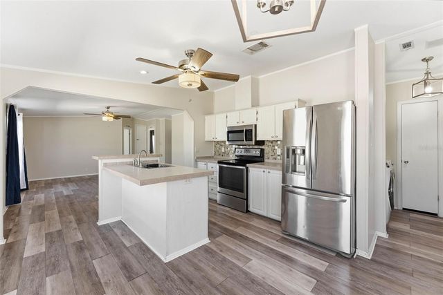 50989 HIGHWAY 27 204, Davenport, FL 33897