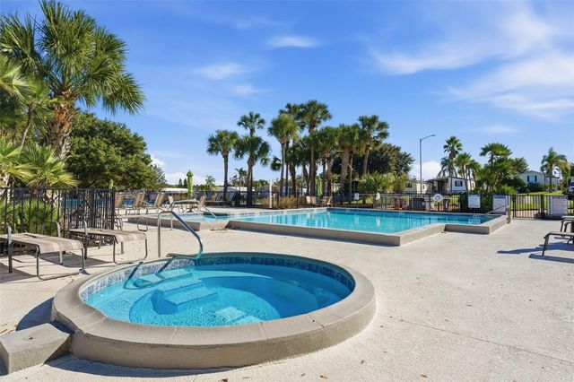 50989 HIGHWAY 27 204, Davenport, FL 33897