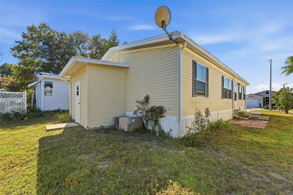 50989 HIGHWAY 27 204, Davenport, FL 33897