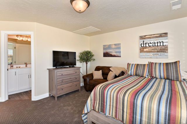 1622 W CANYON TREE DR, St. George, UT 84770