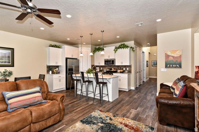 1622 W CANYON TREE DR, St. George, UT 84770