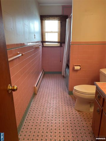 671 Chase Avenue, Lyndhurst, NJ 07071