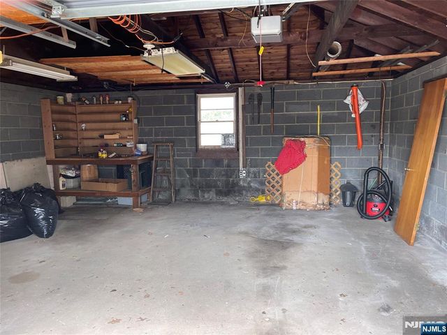 671 Chase Avenue, Lyndhurst, NJ 07071