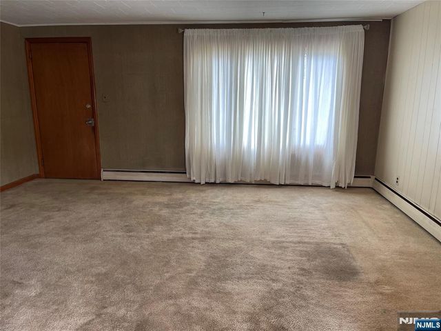 671 Chase Avenue, Lyndhurst, NJ 07071