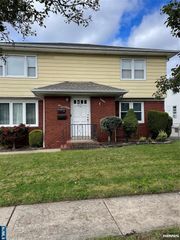 671 Chase Avenue, Lyndhurst, NJ 07071