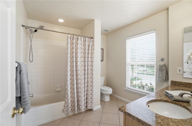 1800 Olde Haley Drive, Centerville, OH 45458