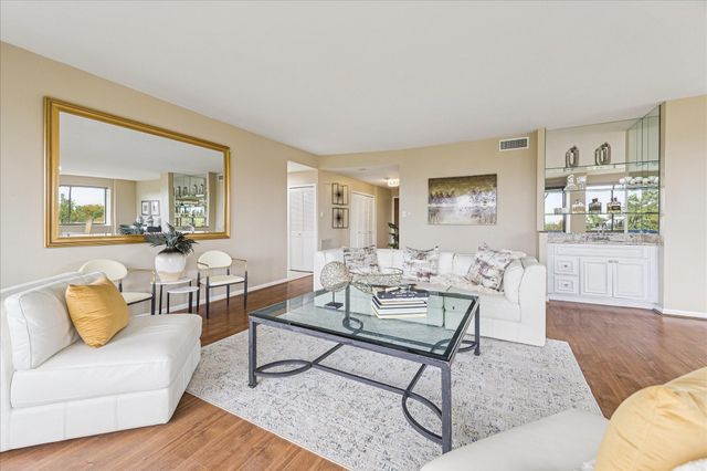 49 Briar Hollow Lane 505, Houston, TX 77027